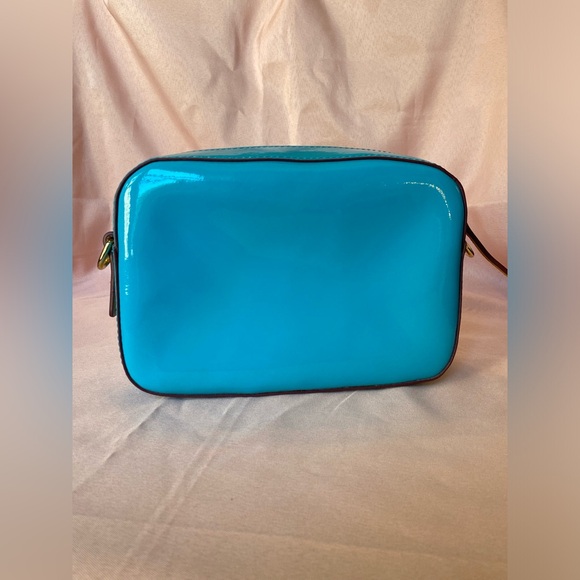 DOONEY & BOURKE BLUE TURQUOISE PATENT CAMERA ZIP CROSSBODY - Picture 7 of 10